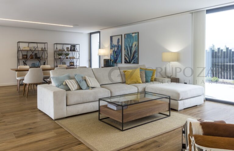 Casa-Cumbres-Muebles-scaled